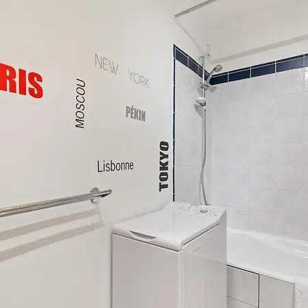 Bright Modern Studio With Balcony In * Paris