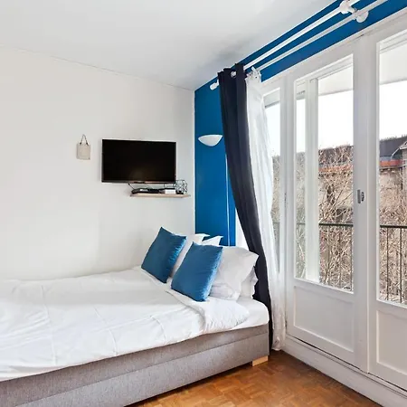 Bright Modern Studio With Balcony In *