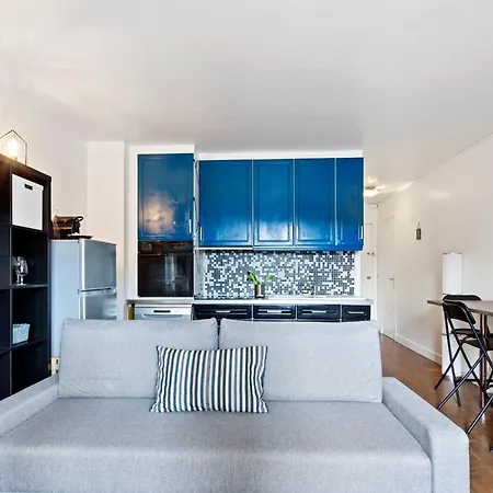 Bright Modern Studio With Balcony In