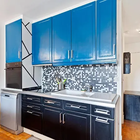 Bright Modern Studio With Balcony In * Paris