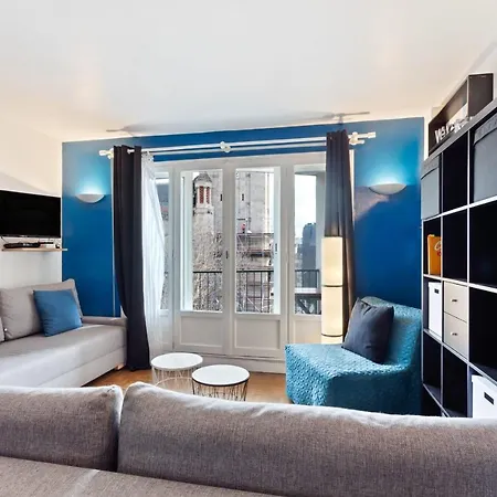 Bright Modern Studio With Balcony In Appartement *